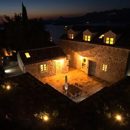 In Dubrovnik 로푸드