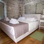 In Dubrovnik Vila *